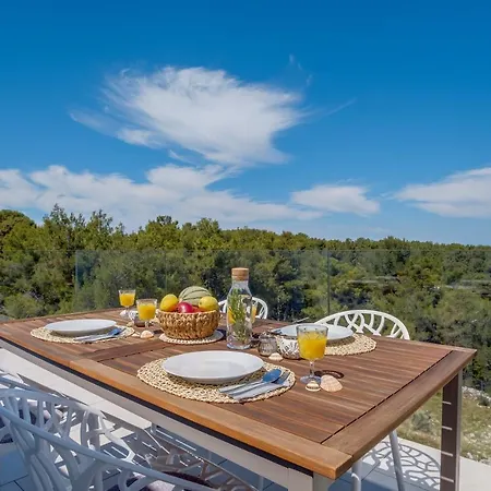 Penthouse Design & Direkt Am Mit Unverbautem Blick Ueber Adria (adults Only)