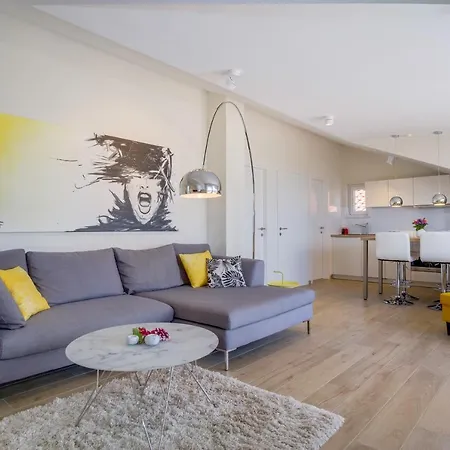Penthouse Design & Direkt Am Mit Unverbautem Blick Ueber Adria (adults Only) Mali Lošinj